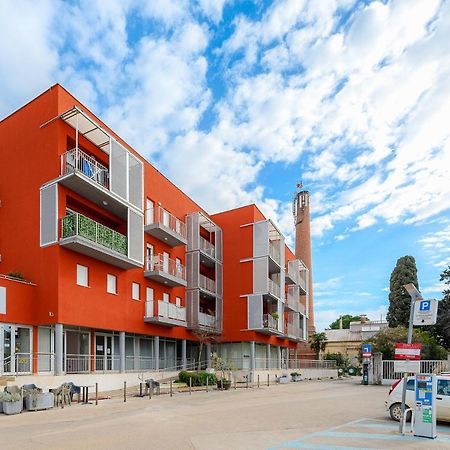 Apartment Ares 13 In Umag Center Esterno foto