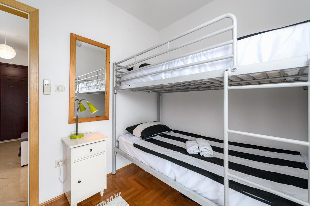Apartment Ares 13 In Umag Center Esterno foto
